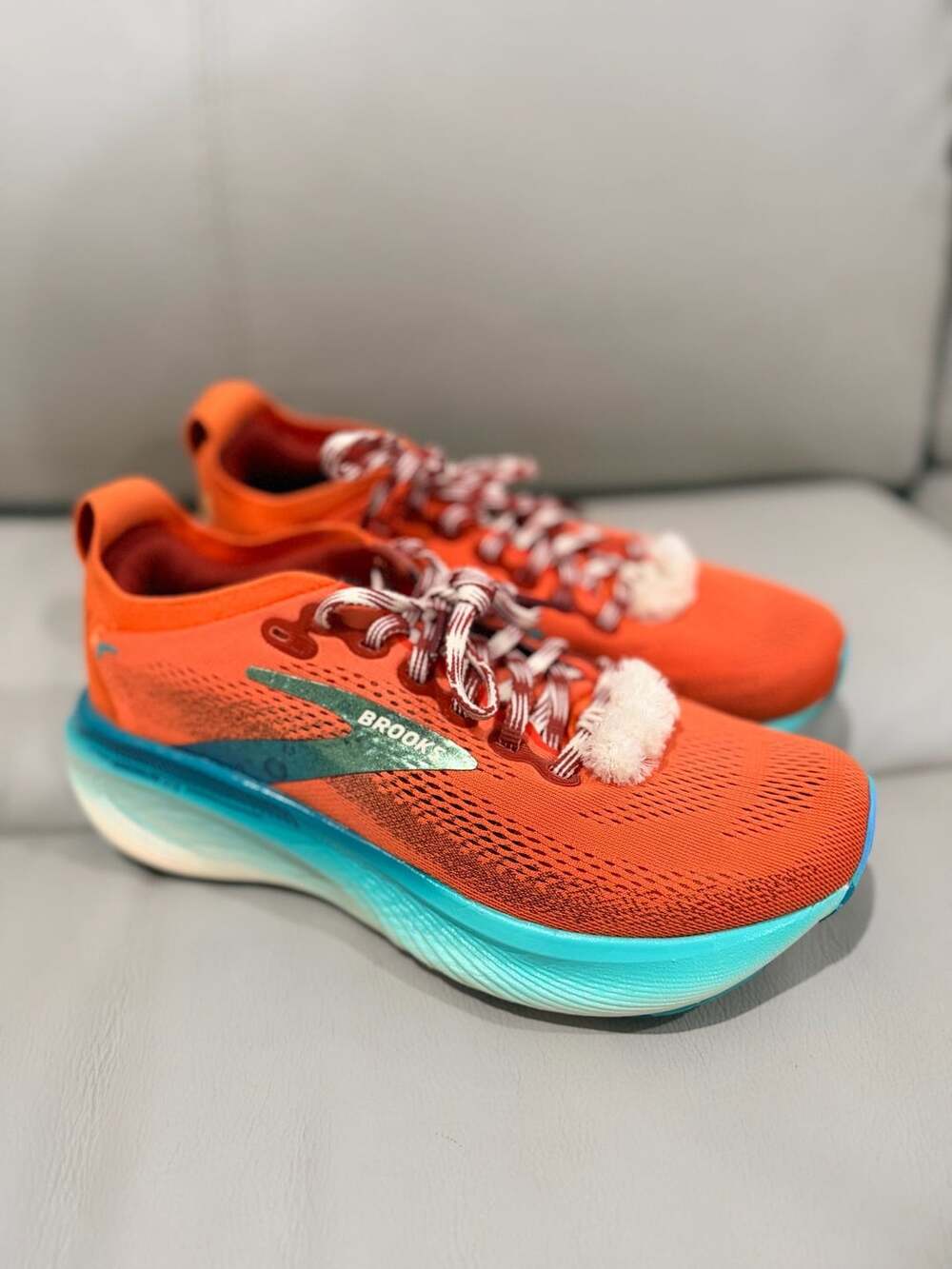 RunDisney Disney Princess Moana 2026 Brooks Adrenaline GTS Size 8